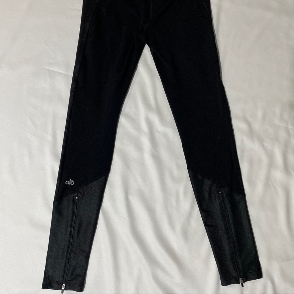 ALO Yoga black leggings
